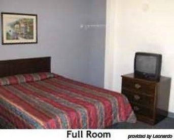Metro Extended Stay Decatur Room photo